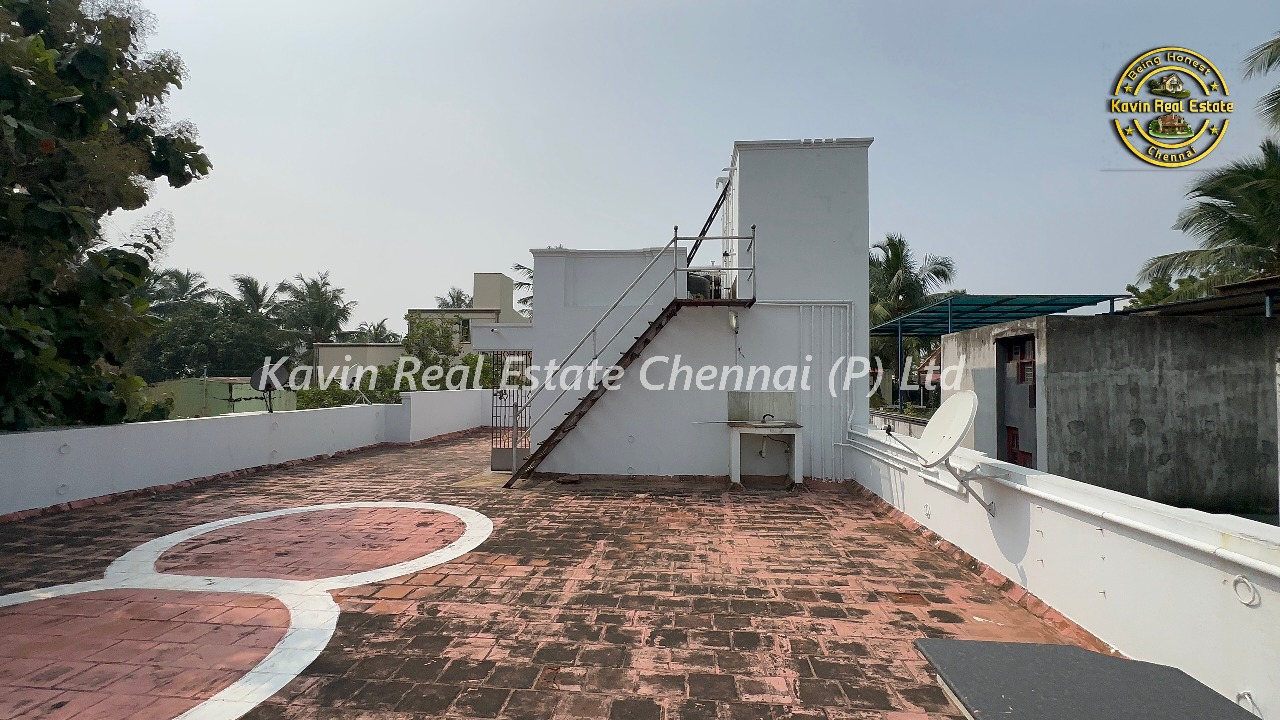 Bungalow for sale in Kolathur