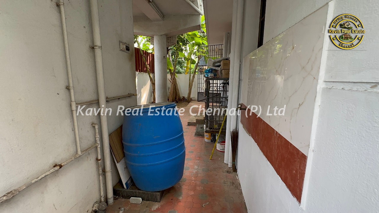 Bungalow for sale in Kolathur