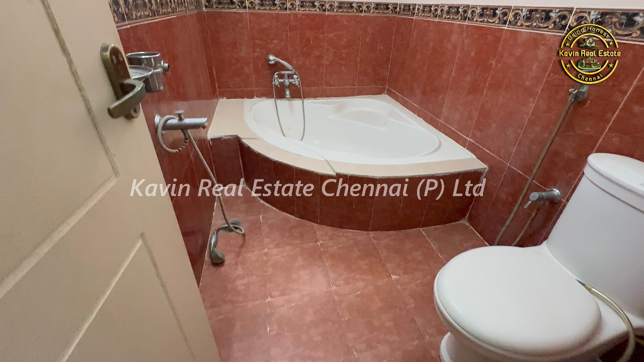 Bungalow for sale in Kolathur