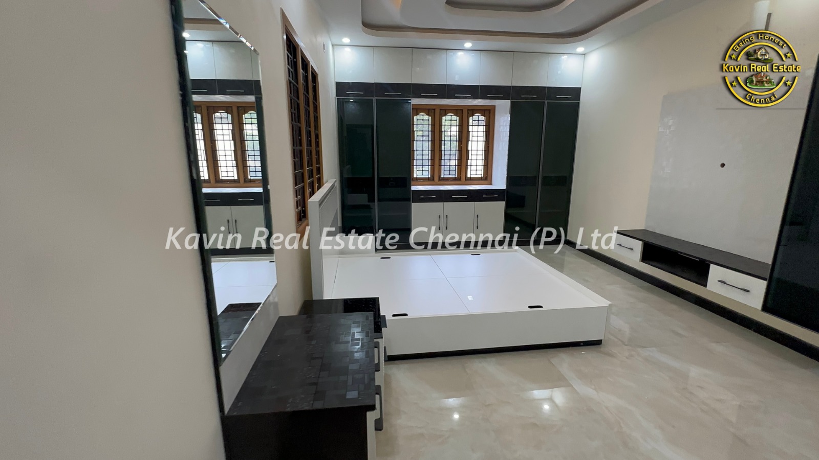 New Luxury Bungalow for sale in Valasaravakkam