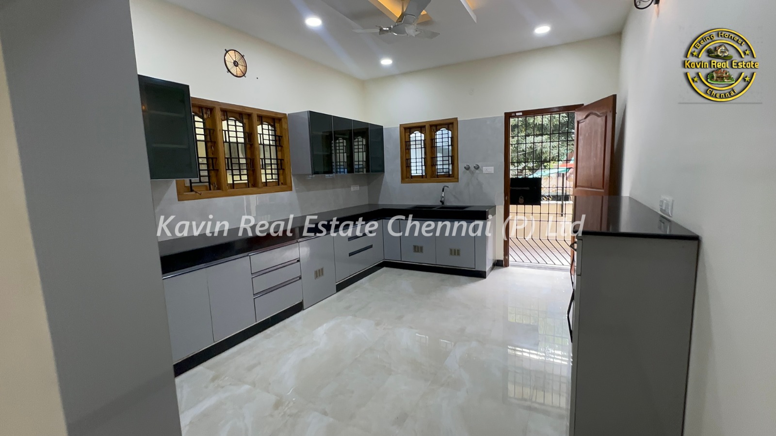 New Luxury Bungalow for sale in Valasaravakkam