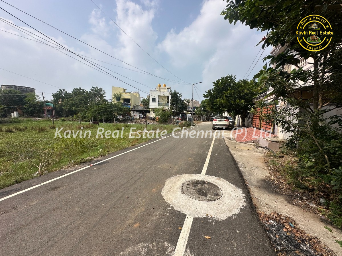 Plot for sale in Kolathur
