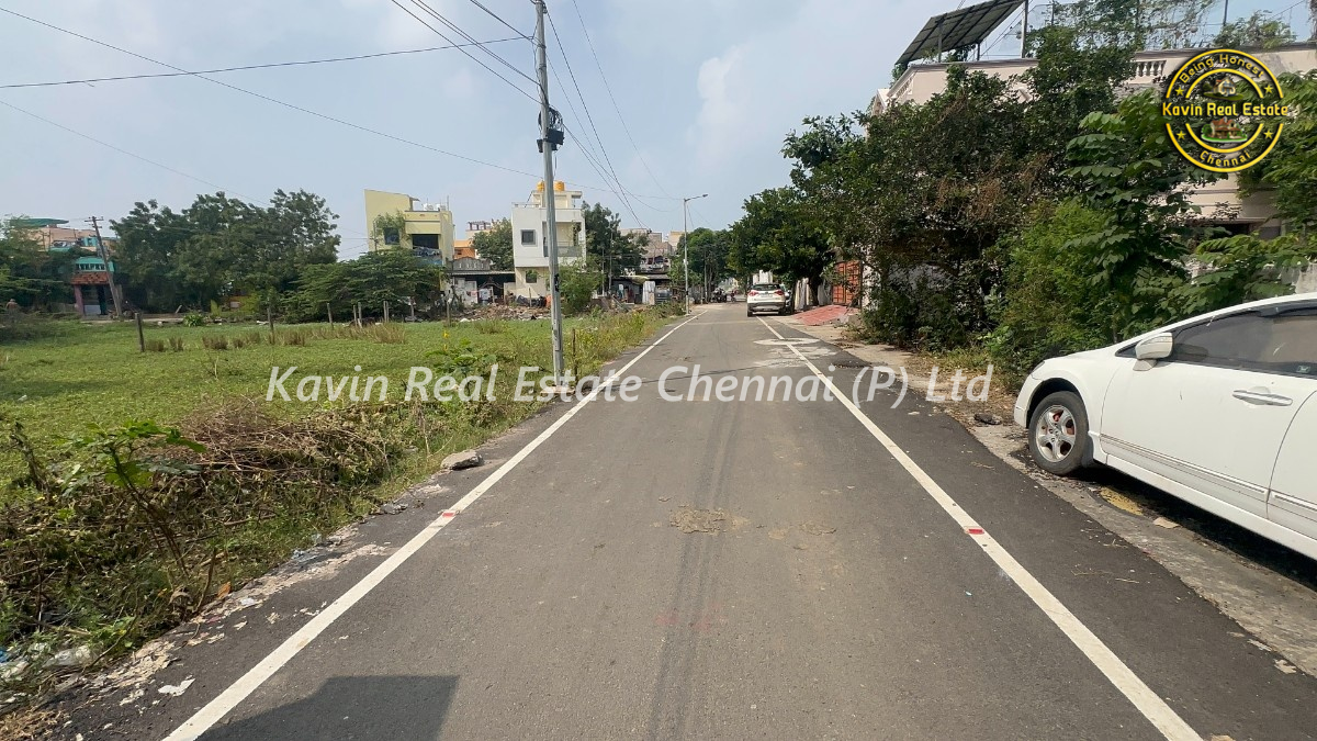 Plot for sale in Kolathur