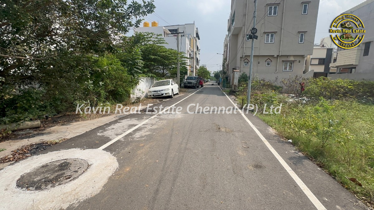 Plot for sale in Kolathur