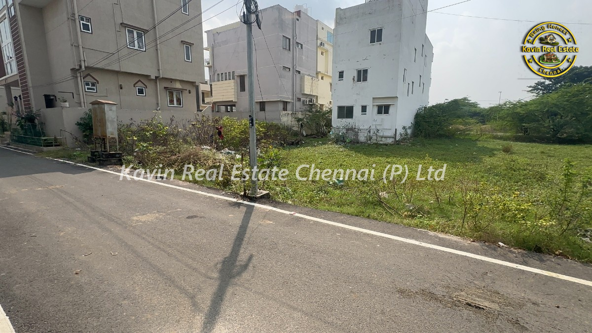 Plot for sale in Kolathur