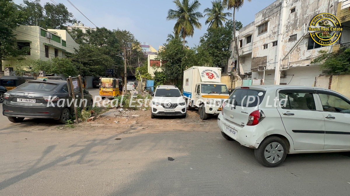 Corner Plot for sale in Chromepet