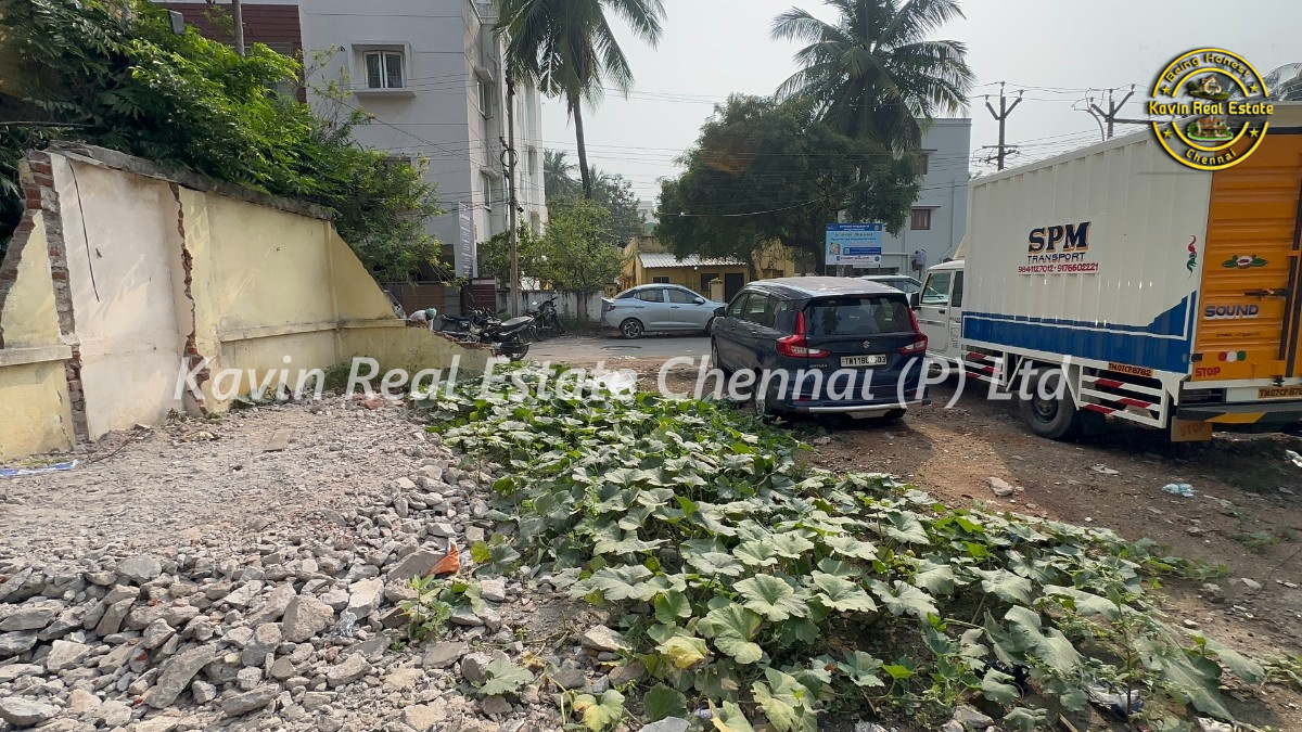 Corner Plot for sale in Chromepet