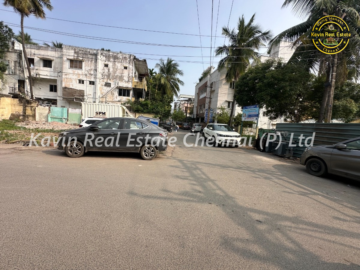 Corner Plot for sale in Chromepet