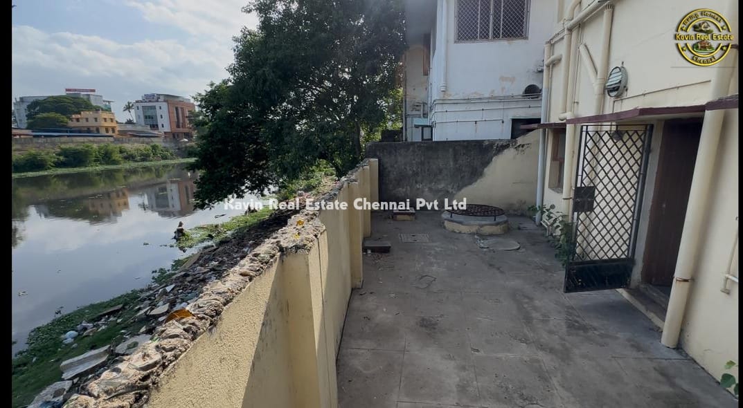 House for sale near Ashok Nagar Kasi Theatre