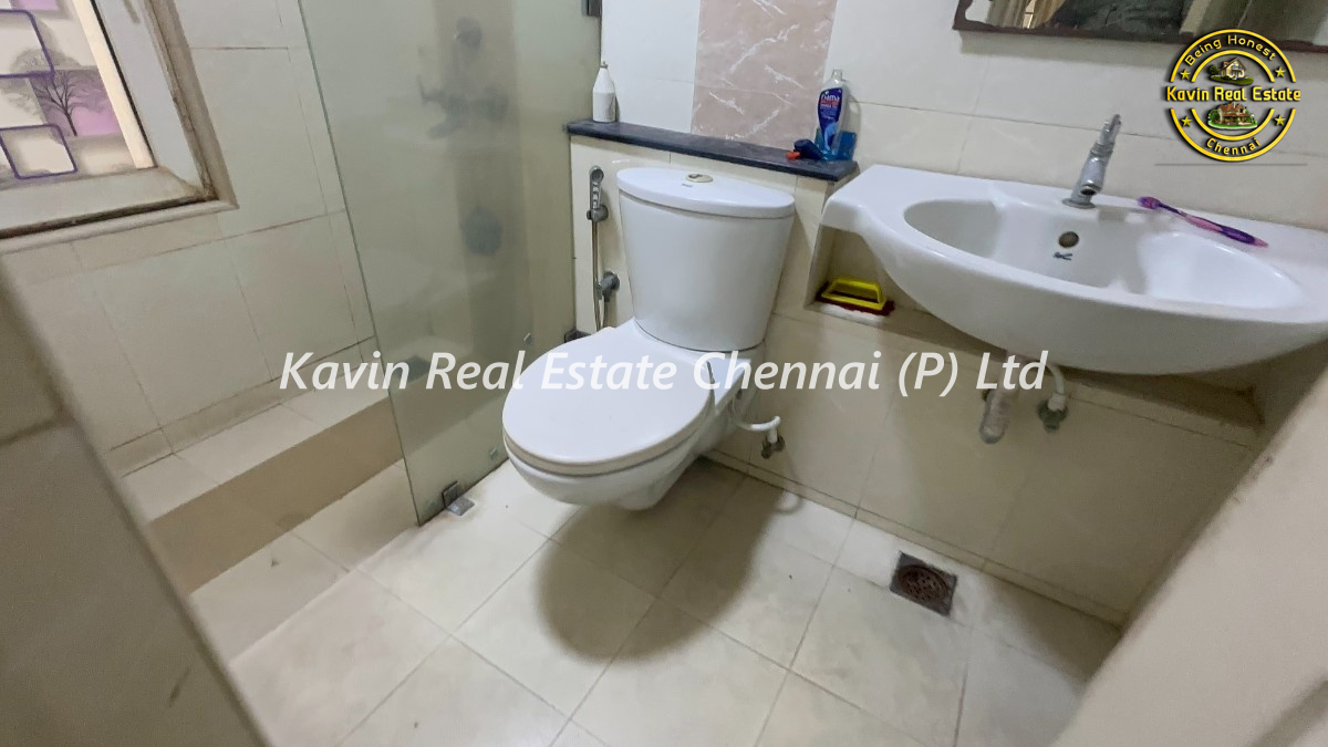 Big Flat for sale in Gated Community Nolambur