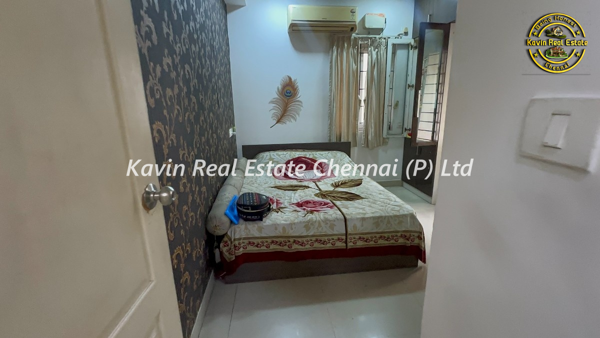 Big Flat for sale in Gated Community Nolambur