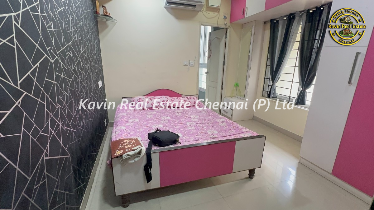 Big Flat for sale in Gated Community Nolambur