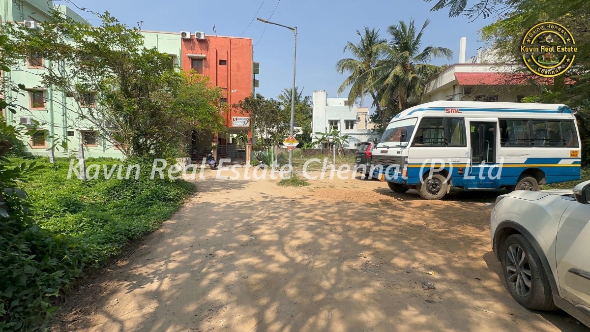 Plot for sale in Neelankarai ECR
