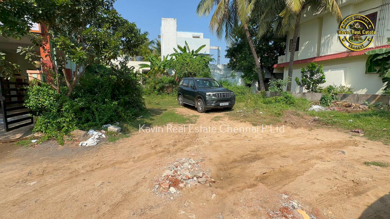 Plot for sale in Neelankarai ECR