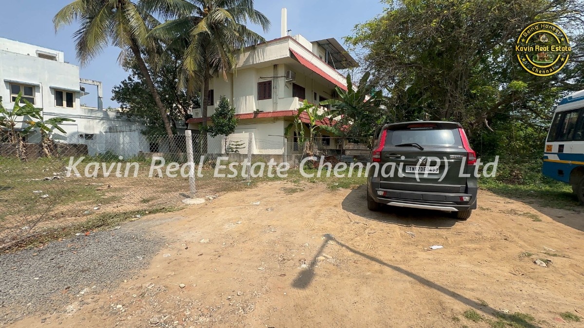 Plot for sale in Neelankarai ECR