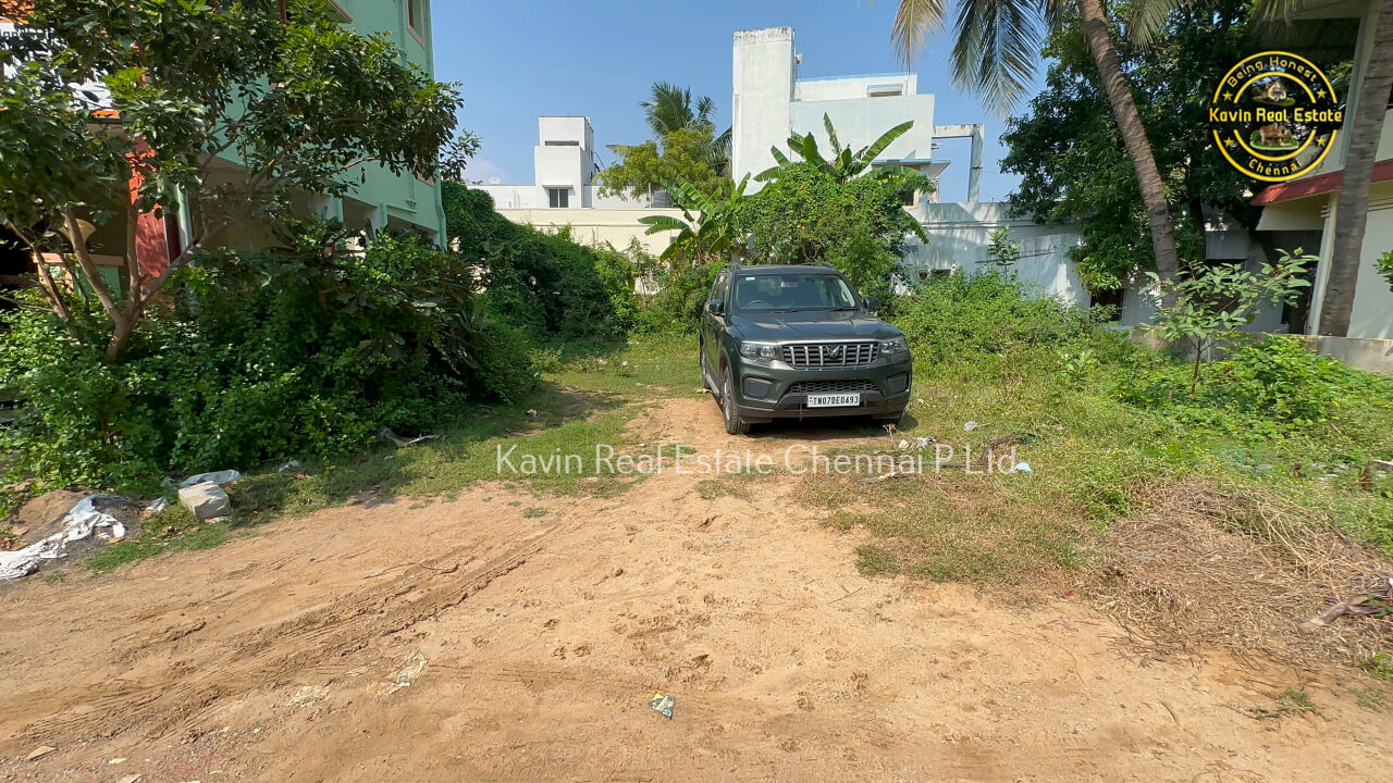 Plot for sale in Neelankarai ECR