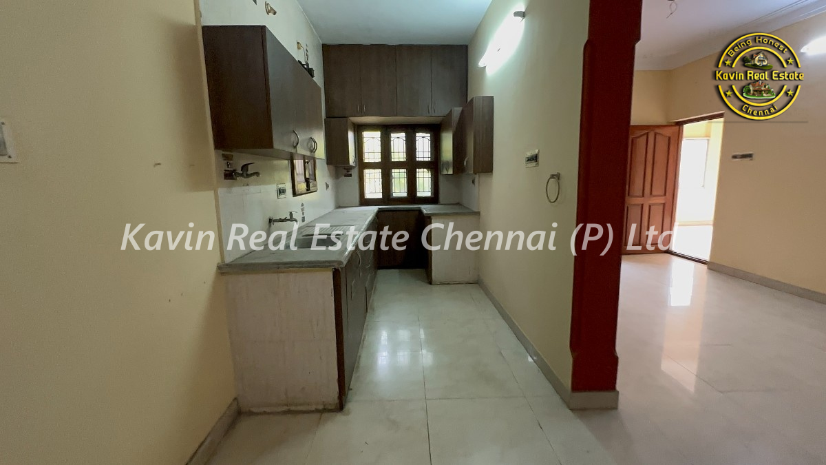 House for sale in Mudichur