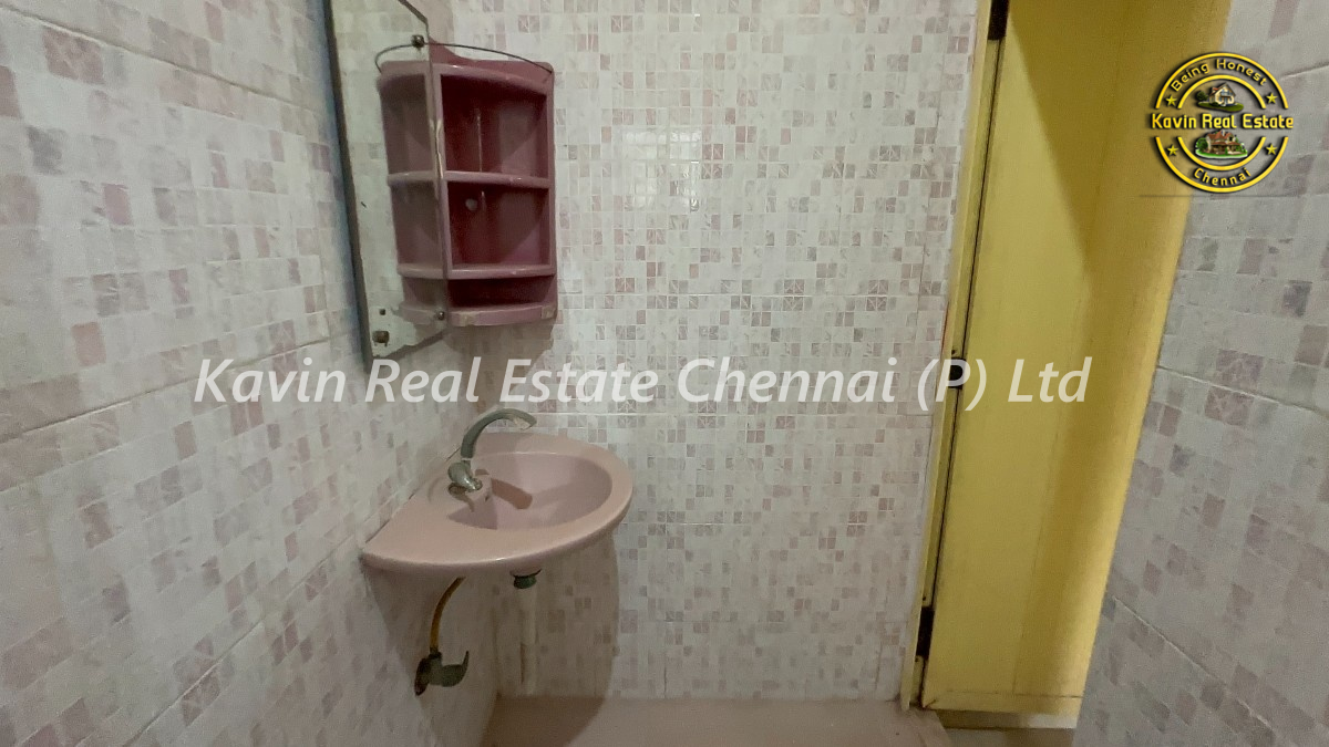 House for sale in Mudichur