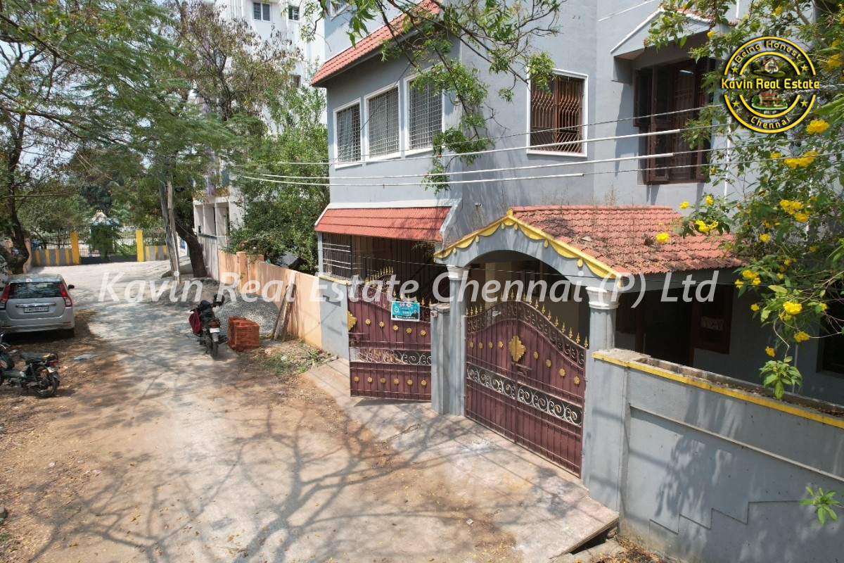 House for sale in Mudichur